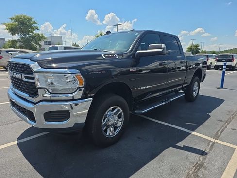 Used 2022 RAM 2500 Big Horn AWD/4WD image 2