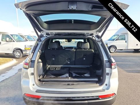 Used 2025 Jeep Grand Cherokee Limited w/ Luxury Tech Group II AWD/4WD image 29