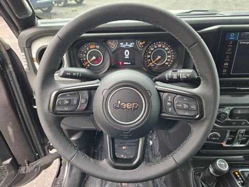 Used 2025 Jeep Wrangler Unlimited Sport AWD/4WD image 30