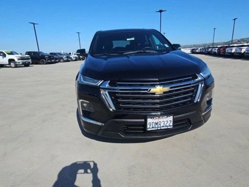 Used 2023 Chevrolet Traverse LT FWD image 3