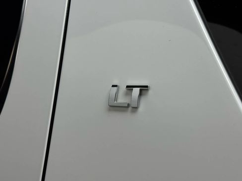 Used 2012 Chevrolet Suburban LT image 11