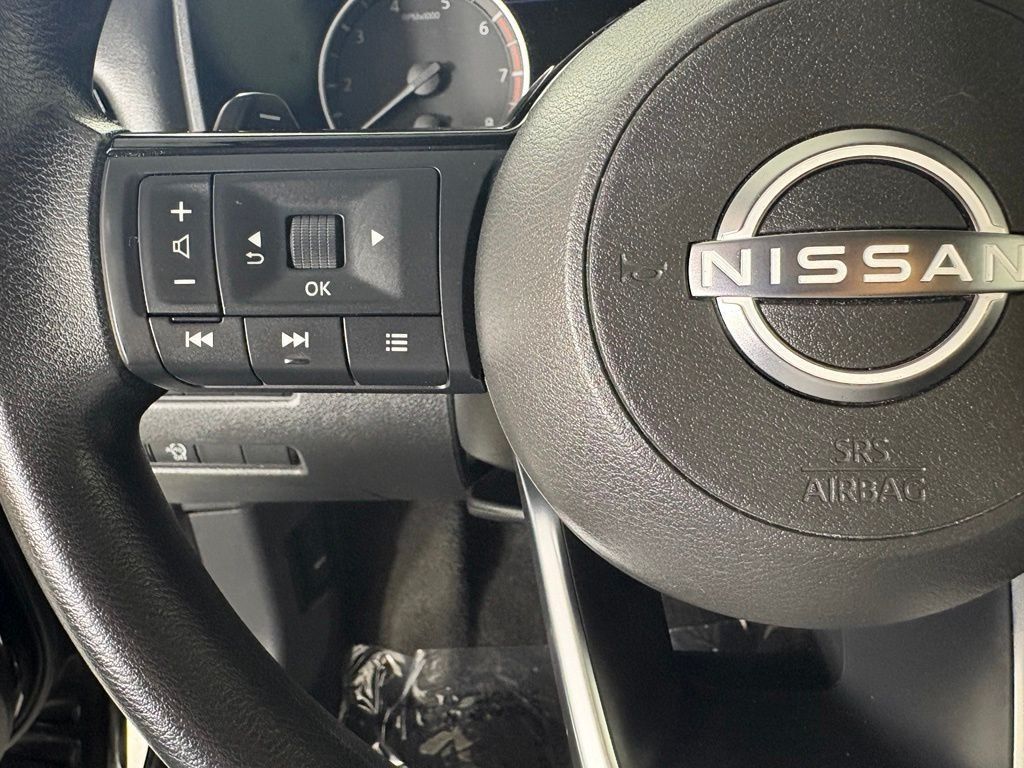 Used 2023 Nissan Rogue SV FWD image 24