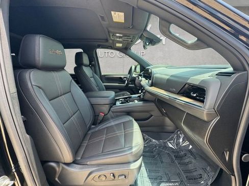 Used 2025 Chevrolet Tahoe High Country RWD image 24
