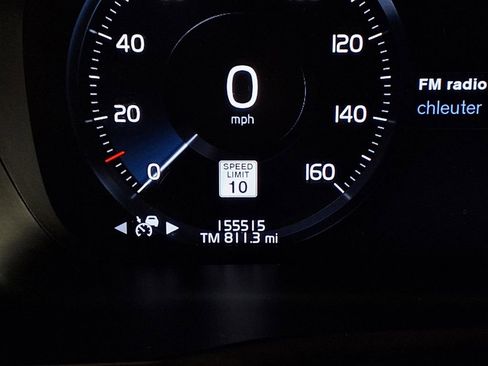 Used 2016 Volvo XC90 T6 Momentum w/ Momentum Plus Package AWD/4WD image 19