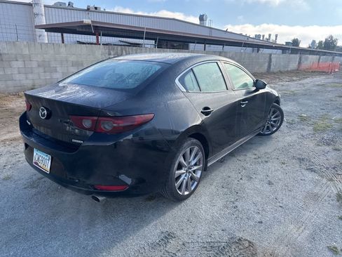 Used 2020 MAZDA MAZDA3 Sedan w/ Select Package image 5
