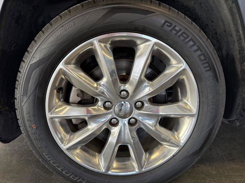 Used 2015 Jeep Cherokee Limited image 10