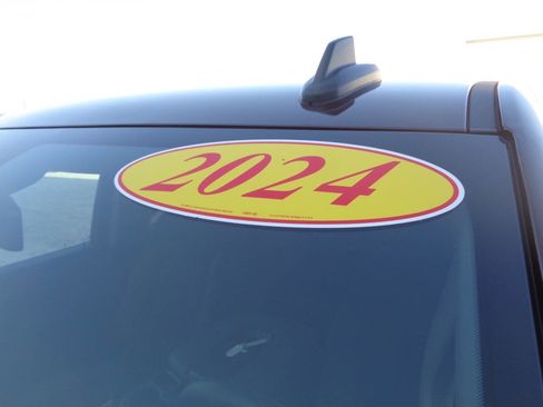 Used 2024 Chevrolet Silverado 2500 LT w/ Texas Edition image 27