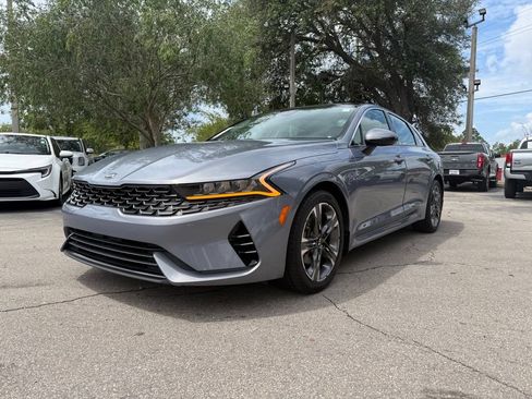 Used 2021 Kia K5 EX FWD image 2