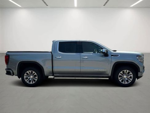 Used 2023 GMC Sierra 1500 Denali w/ Technology Package AWD/4WD image 5