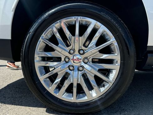 Used 2025 GMC Yukon XL Denali w/ Sun & Power Step Package AWD/4WD image 11