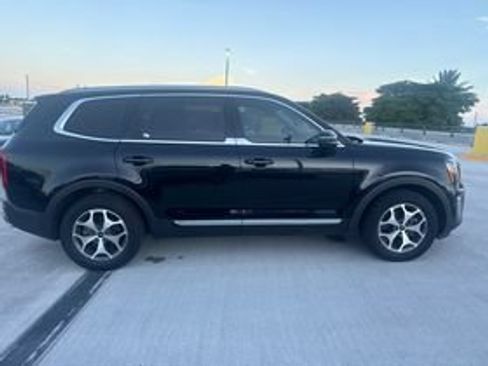 Used 2022 Kia Telluride EX FWD image 4