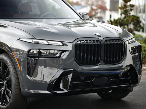 New 2026 BMW X7 xDrive40i w/ M Sport Package image 2