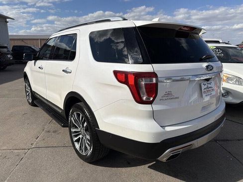 Used 2017 Ford Explorer Platinum AWD/4WD image 4