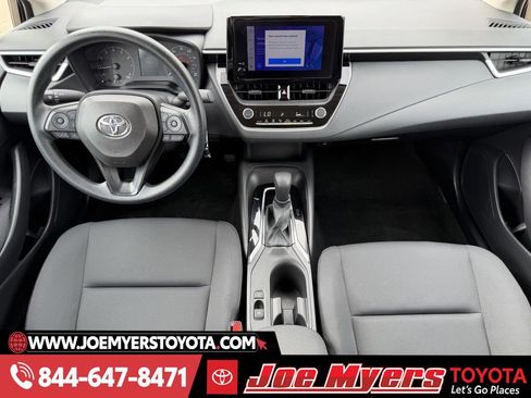 Used 2025 Toyota Corolla LE image 13