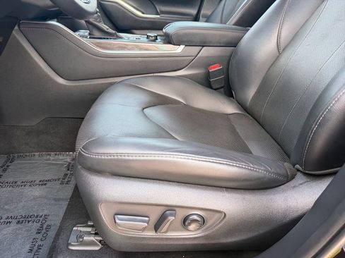 Used 2020 Toyota Highlander Limited AWD/4WD image 11