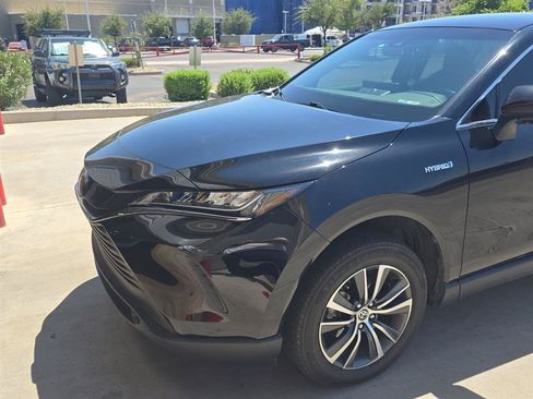Used 2021 Toyota Venza LE AWD/4WD image 1