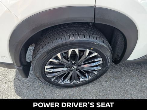 Used 2025 Nissan Rogue SL w/ Tech Package FWD image 11