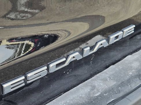 Used 2020 Cadillac Escalade Premium Luxury image 11