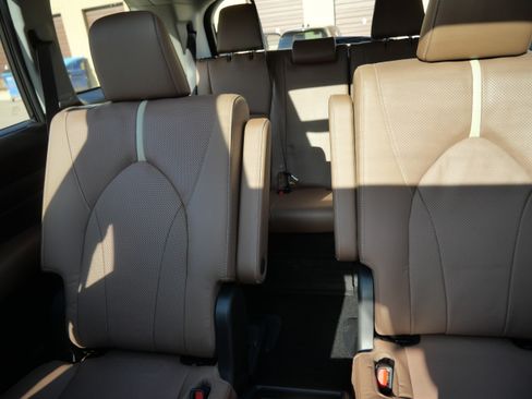 Certified 2025 Toyota Grand Highlander AWD image 14