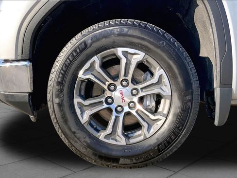 Used 2026 GMC Sierra 1500 SLT AWD/4WD image 11