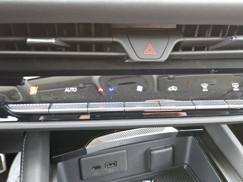 New 2025 Buick Envision Sport Touring image 28