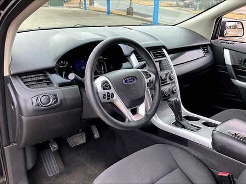 Used 2013 Ford Edge SE image 16