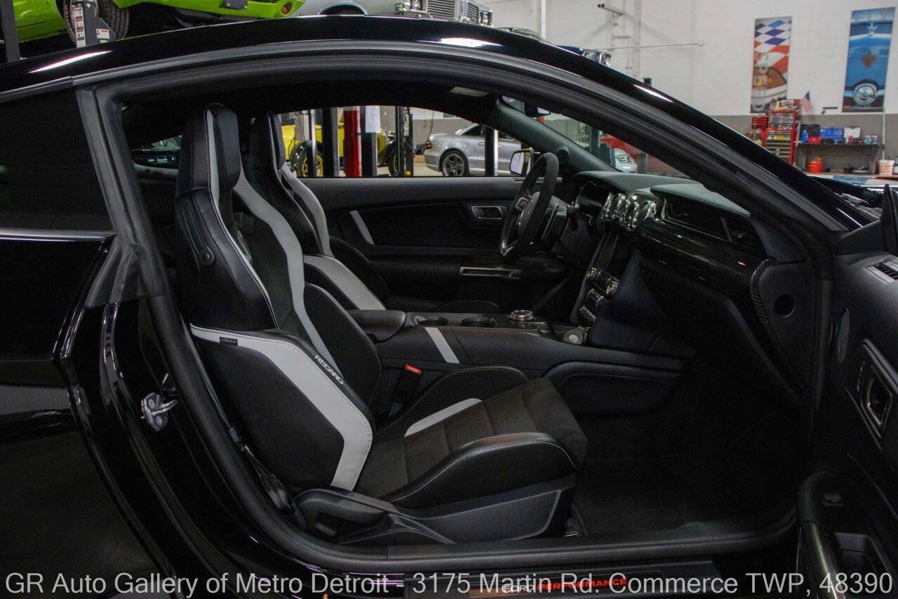 Used 2020 Ford Mustang Shelby GT500 w/ Carbon Fiber Track Pack RWD image 38