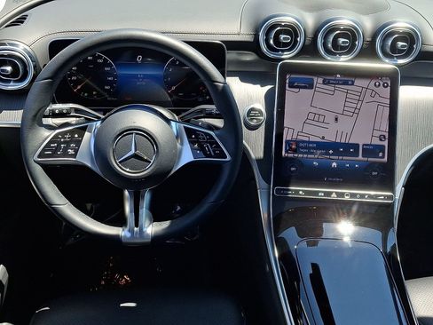 Used 2023 Mercedes-Benz GLC 300 4MATIC image 11