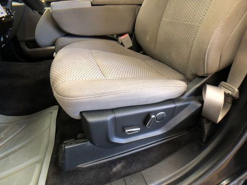 Used 2018 Ford F150 XLT w/ Equipment Group 302A Luxury AWD/4WD image 11