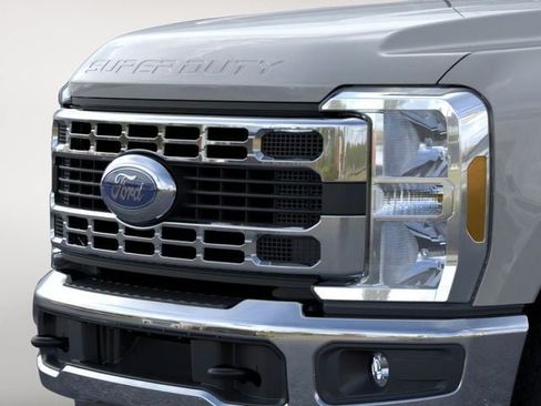 New 2026 Ford F250 XLT w/ FX4 Off-Road Package AWD/4WD image 9