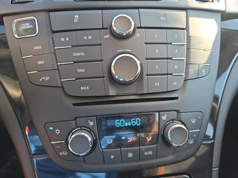 Used 2013 Buick Regal Premium image 17