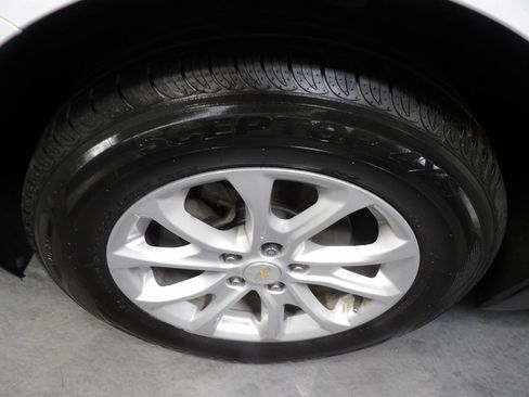 Used 2021 Chevrolet Equinox LT FWD image 23
