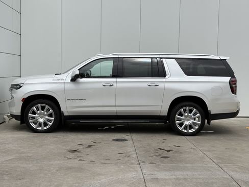 Used 2022 Chevrolet Suburban High Country w/ Max Trailering Package AWD/4WD image 4