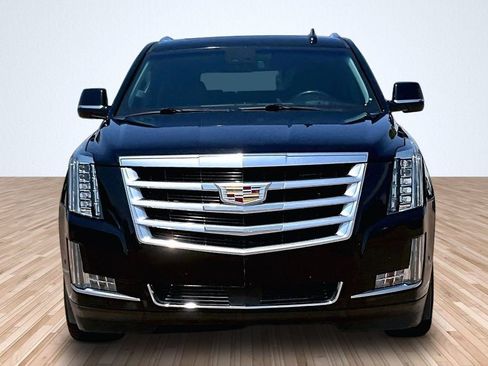 Used 2020 Cadillac Escalade Luxury AWD/4WD image 3