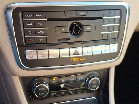 Used 2019 Mercedes-Benz GLA 250 4MATIC image 16