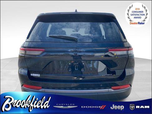 New 2026 Jeep Grand Cherokee Altitude image 4