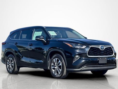 Certified 2022 Toyota Highlander XLE image 7