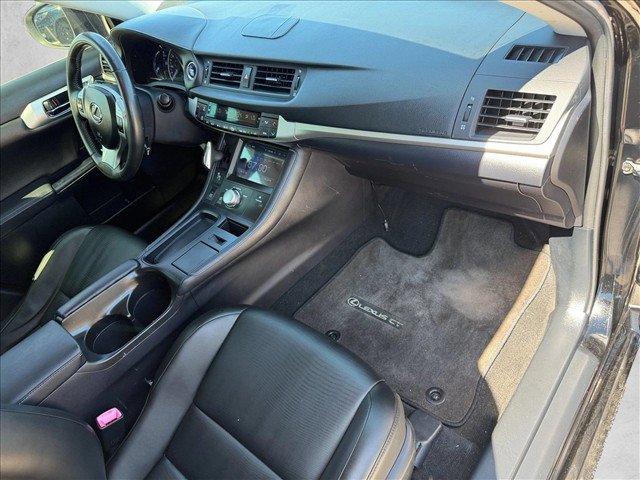 Used 2013 Lexus CT 200h FWD image 21