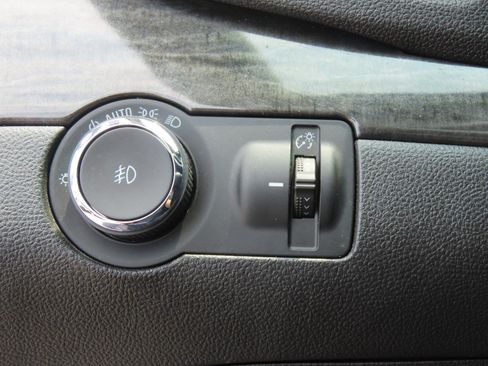 Used 2015 Buick Encore Convenience FWD image 26
