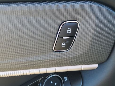 New 2026 Ford Explorer ST-Line w/ ST-Line Street Pack image 12