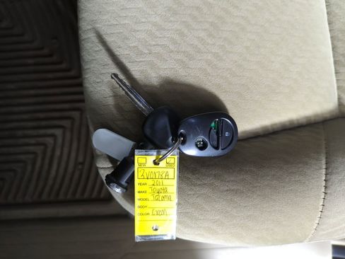 Used 2011 Toyota Tacoma PreRunner image 23