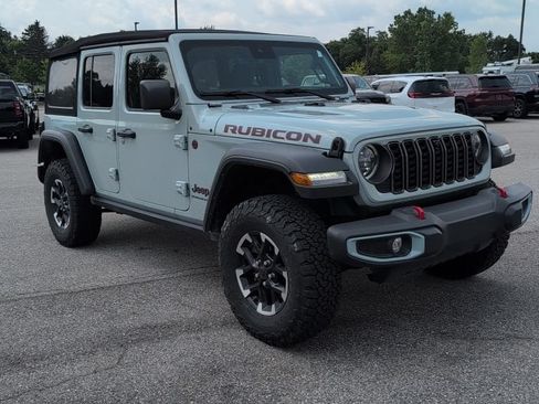 Used 2024 Jeep Wrangler Unlimited Rubicon w/ Technology Group AWD/4WD image 4