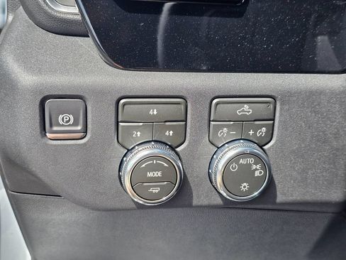 New 2026 GMC Sierra 3500 SLE AWD/4WD image 21