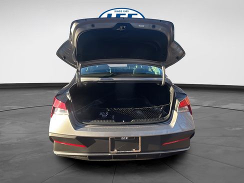 New 2026 Hyundai Elantra SE image 17