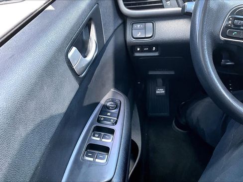 Used 2018 Kia Optima LX FWD image 32