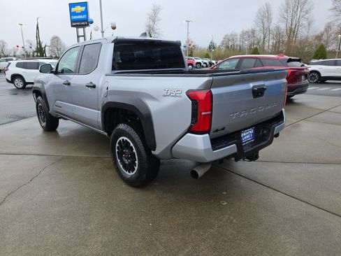 Used 2025 Toyota Tacoma TRD Off-Road AWD/4WD image 3