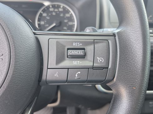 Used 2021 Nissan Rogue S FWD image 31