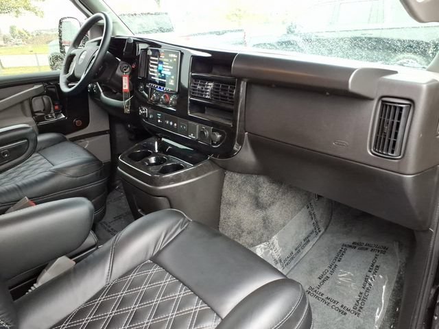 Used 2026 GMC Savana 2500 w/ Driver Convenience Package RWD image 23