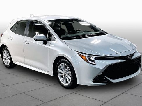 Used 2025 Toyota Corolla SE FWD image 3