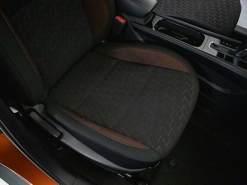 Used 2022 Nissan Kicks SR image 17